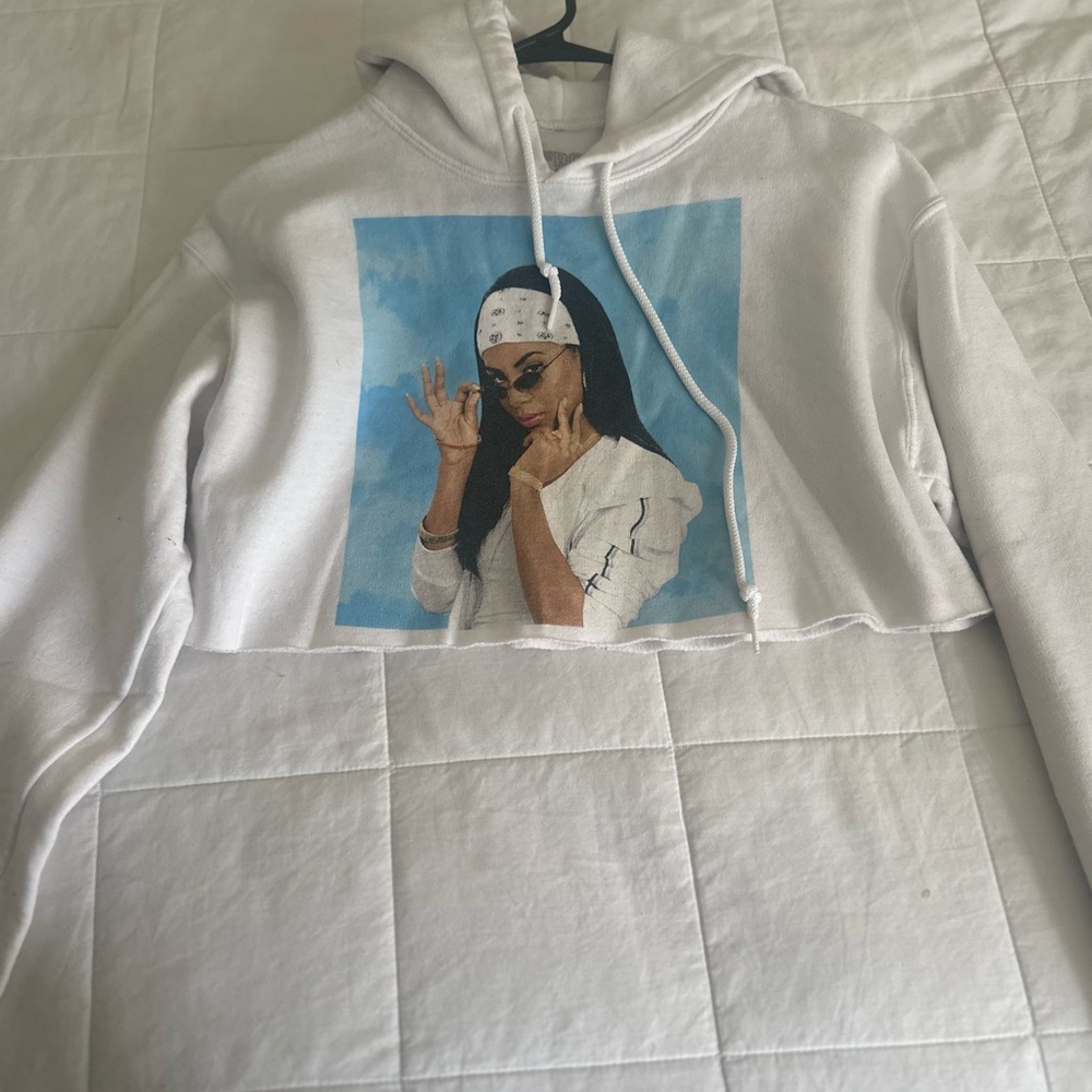 Aaliyah hoodie cropped